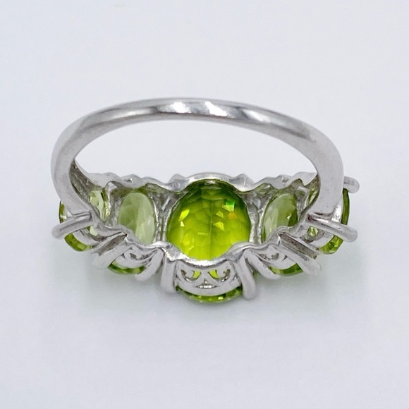 Sterling Silver Green Stone Ring - Picture 7 of 9